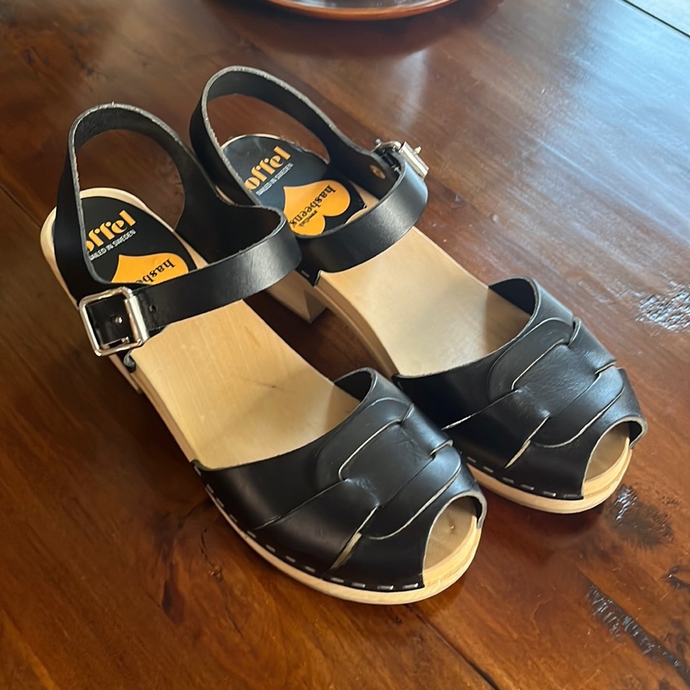 SWEDISH HASBEENS Classic Clogs in Black